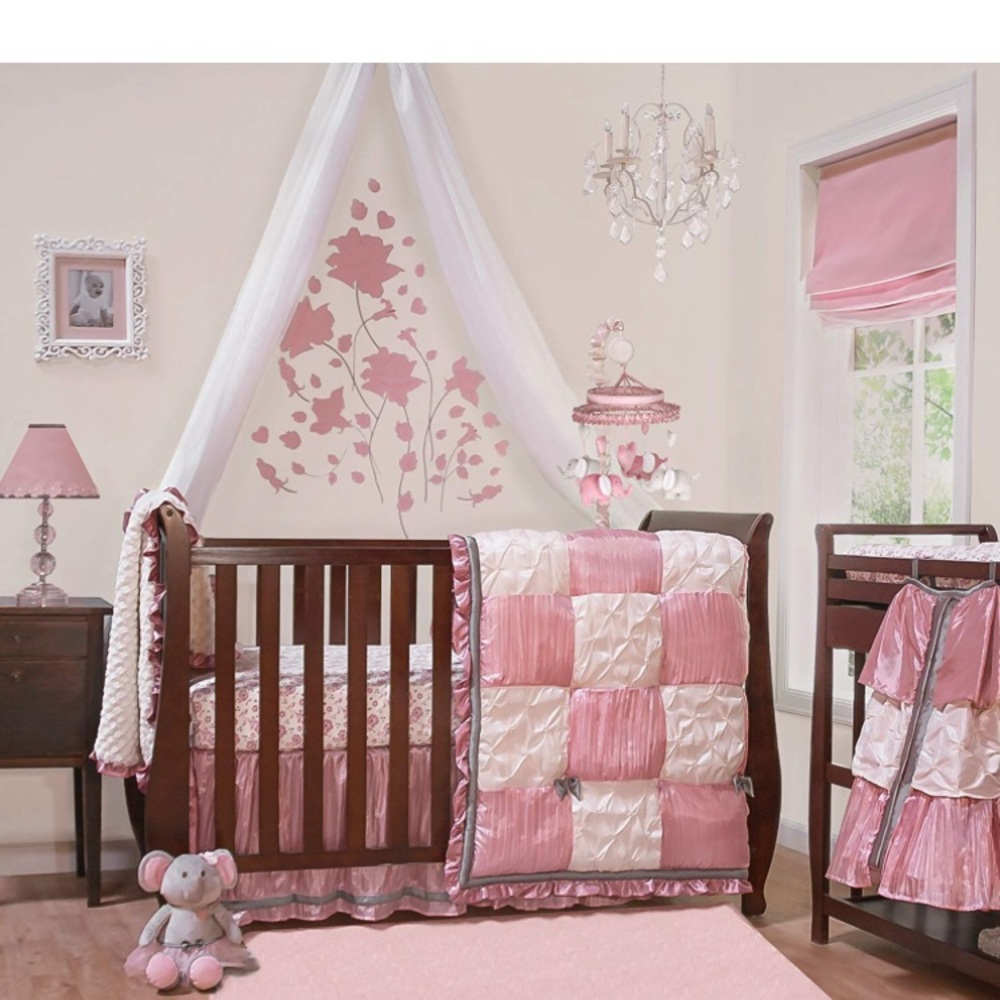 Peanut shell Bella nursery set with mobile.